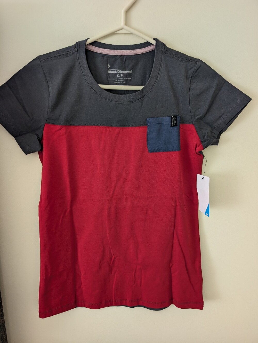 BNWT Black Diamond Campus t-shirt